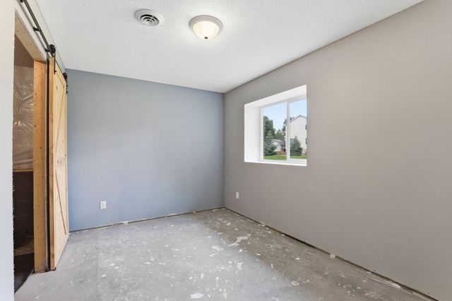 1522 35th Avenue SW, Cambridge, MN 55008