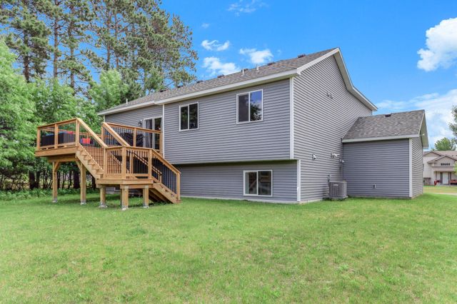 1522 35th Avenue SW, Cambridge, MN 55008