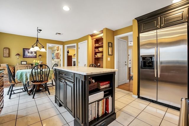 23 Fredric Lane, Mansfield, MA 02048