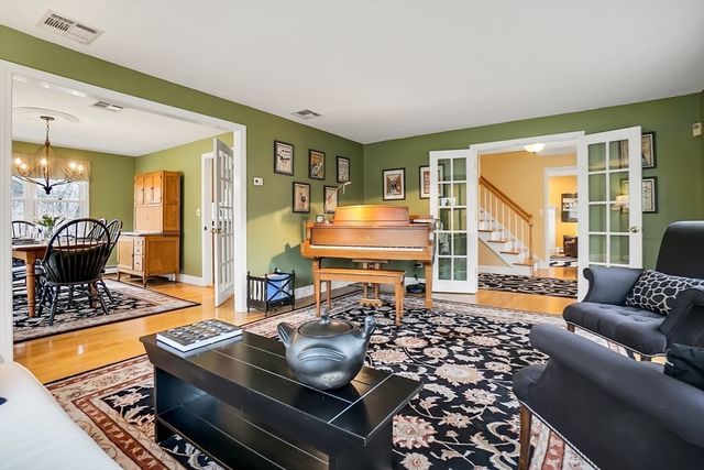 23 Fredric Lane, Mansfield, MA 02048