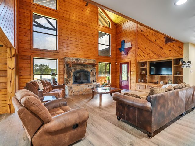 325 Forest Service 217 Road, Shepherd, TX 77371