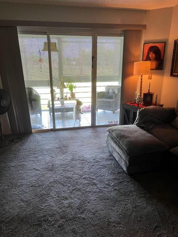 3755 Via Poinciana 203, Lake Worth, FL 33467