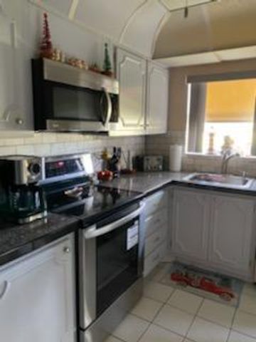 3755 Via Poinciana 203, Lake Worth, FL 33467