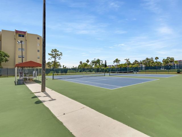 3755 Via Poinciana 203, Lake Worth, FL 33467