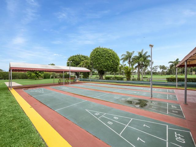 3755 Via Poinciana 203, Lake Worth, FL 33467