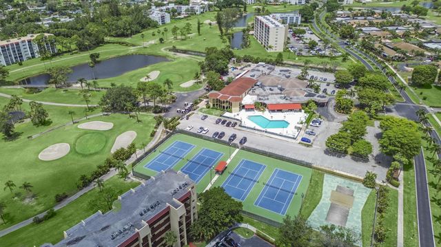 3755 Via Poinciana 203, Lake Worth, FL 33467