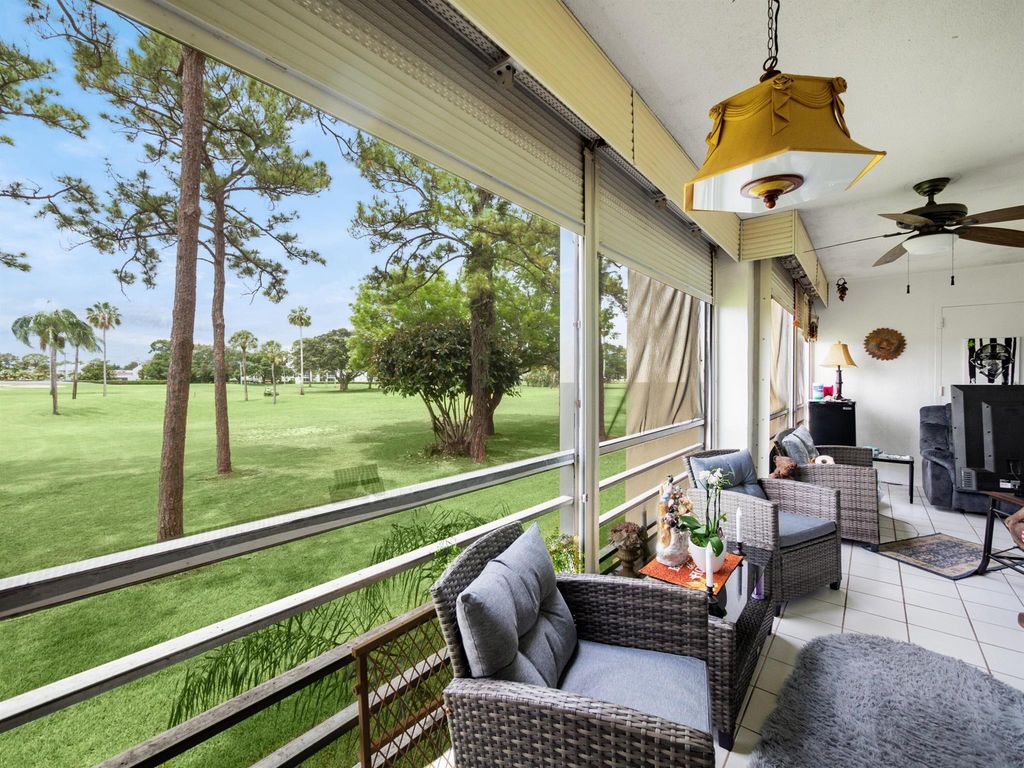 3755 Via Poinciana 203, Lake Worth, FL 33467