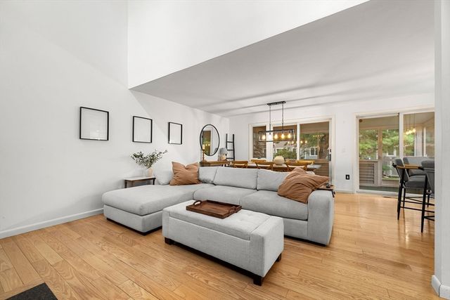 406 Pine Brook Dr 406, Peabody, MA 01960