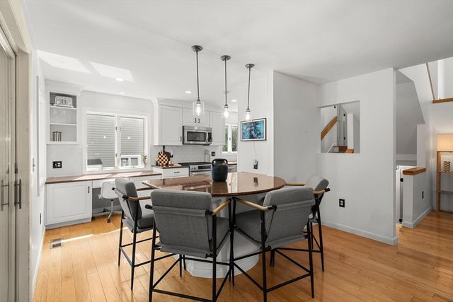 406 Pine Brook Dr 406, Peabody, MA 01960