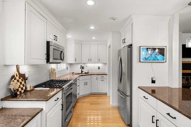 406 Pine Brook Dr 406, Peabody, MA 01960