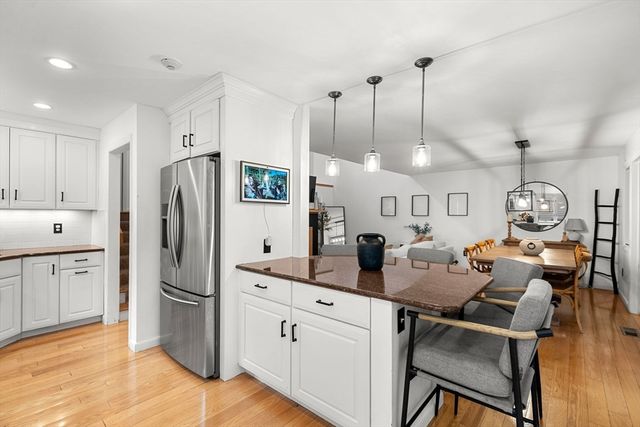 406 Pine Brook Dr 406, Peabody, MA 01960