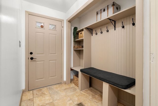 406 Pine Brook Dr 406, Peabody, MA 01960