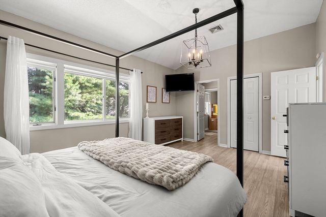 406 Pine Brook Dr 406, Peabody, MA 01960