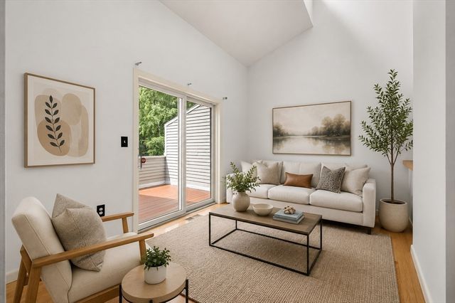 406 Pine Brook Dr 406, Peabody, MA 01960