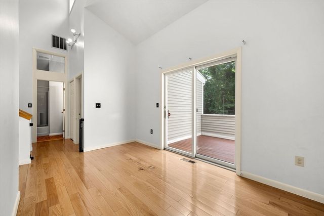 406 Pine Brook Dr 406, Peabody, MA 01960