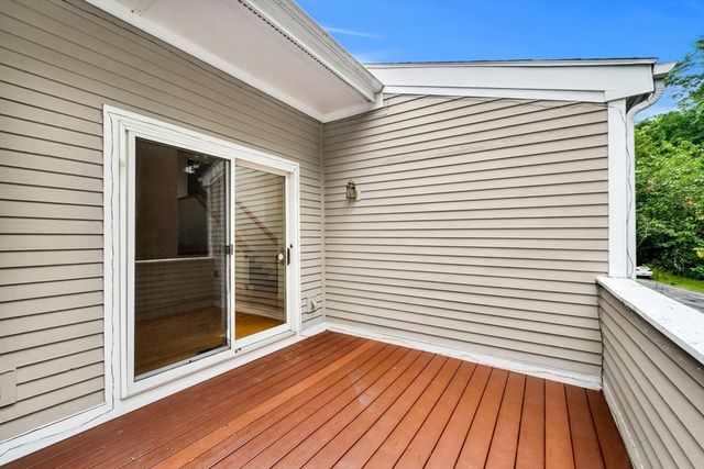 406 Pine Brook Dr 406, Peabody, MA 01960