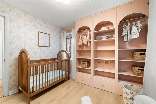 406 Pine Brook Dr 406, Peabody, MA 01960