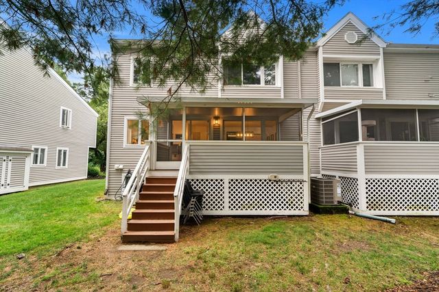 406 Pine Brook Dr 406, Peabody, MA 01960