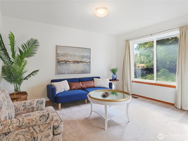 260 Dolphin Avenue NE, Ocean Shores, WA 98569