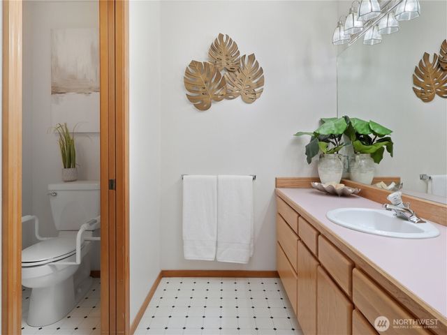 260 Dolphin Avenue NE, Ocean Shores, WA 98569