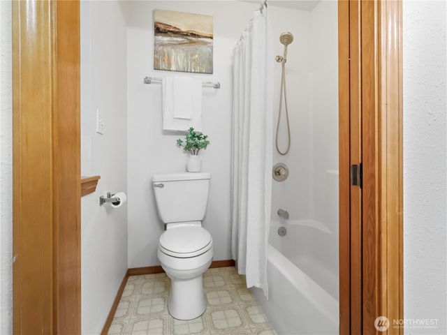 260 Dolphin Avenue NE, Ocean Shores, WA 98569