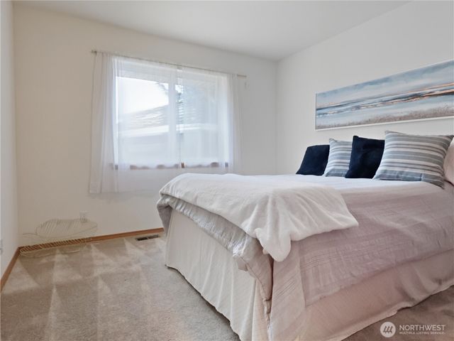 260 Dolphin Avenue NE, Ocean Shores, WA 98569