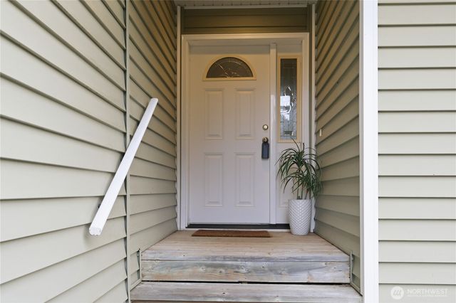 260 Dolphin Avenue NE, Ocean Shores, WA 98569