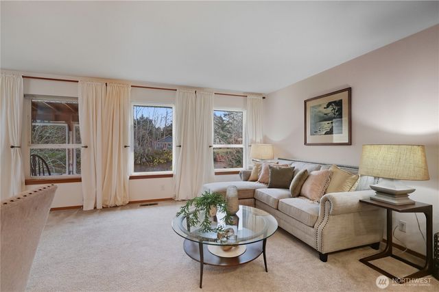 260 Dolphin Avenue NE, Ocean Shores, WA 98569