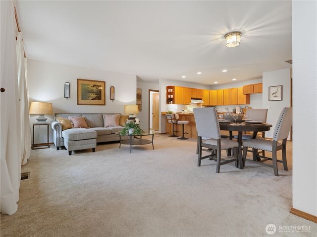 260 Dolphin Avenue NE, Ocean Shores, WA 98569