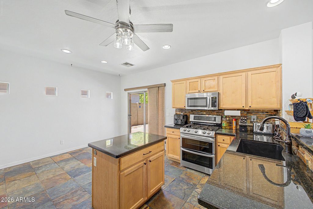 13784 W COUNTRY GABLES Drive, Surprise, AZ 85379 — photo 4