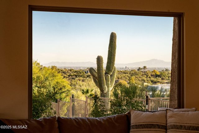 5775 N Campbell Avenue, Tucson, AZ 85718