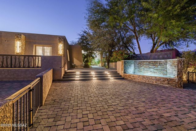 5775 N Campbell Avenue, Tucson, AZ 85718