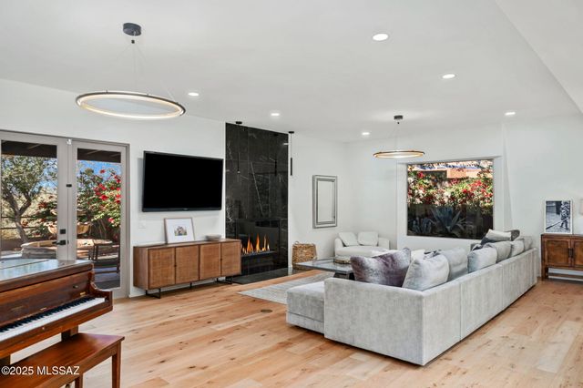 5775 N Campbell Avenue, Tucson, AZ 85718