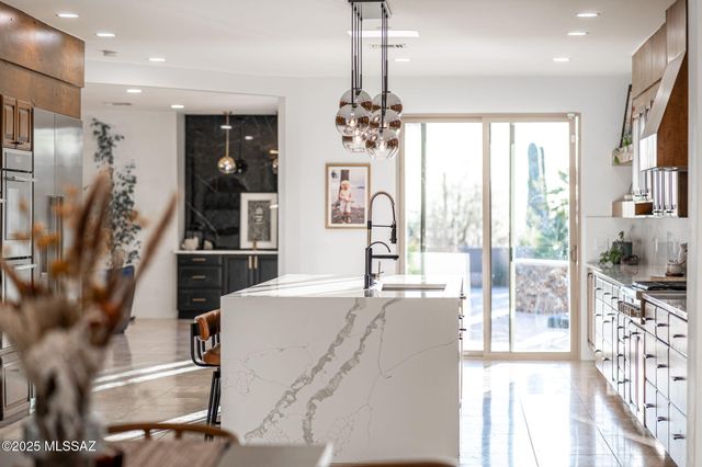 5775 N Campbell Avenue, Tucson, AZ 85718