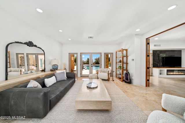 5775 N Campbell Avenue, Tucson, AZ 85718