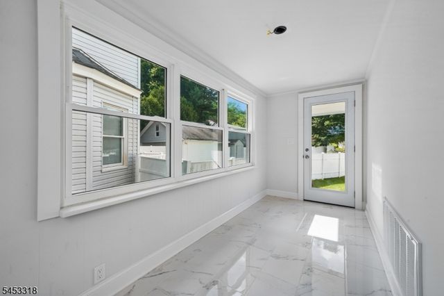 69 Broad St, Summit City, NJ 07901