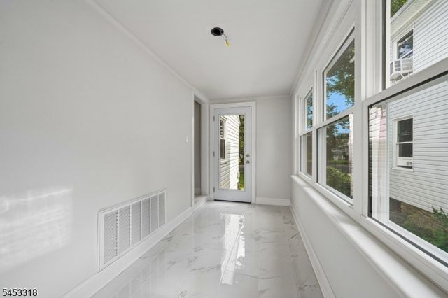 69 Broad St, Summit City, NJ 07901