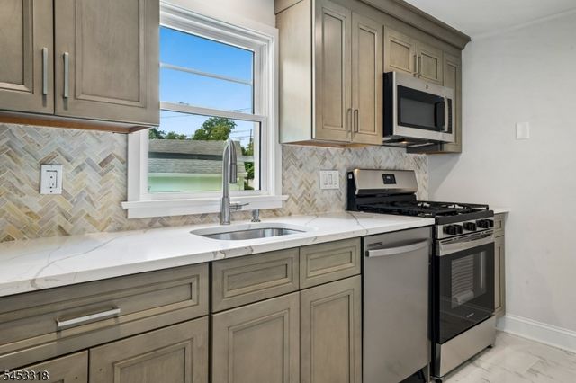 69 Broad St, Summit City, NJ 07901
