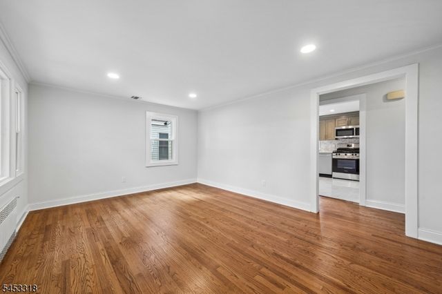69 Broad St, Summit City, NJ 07901