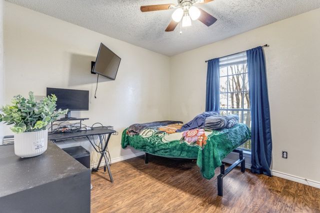 6037 Highcrest Drive, Watauga, TX 76148