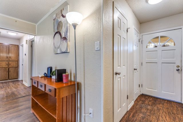 6037 Highcrest Drive, Watauga, TX 76148