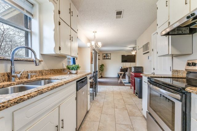 6037 Highcrest Drive, Watauga, TX 76148