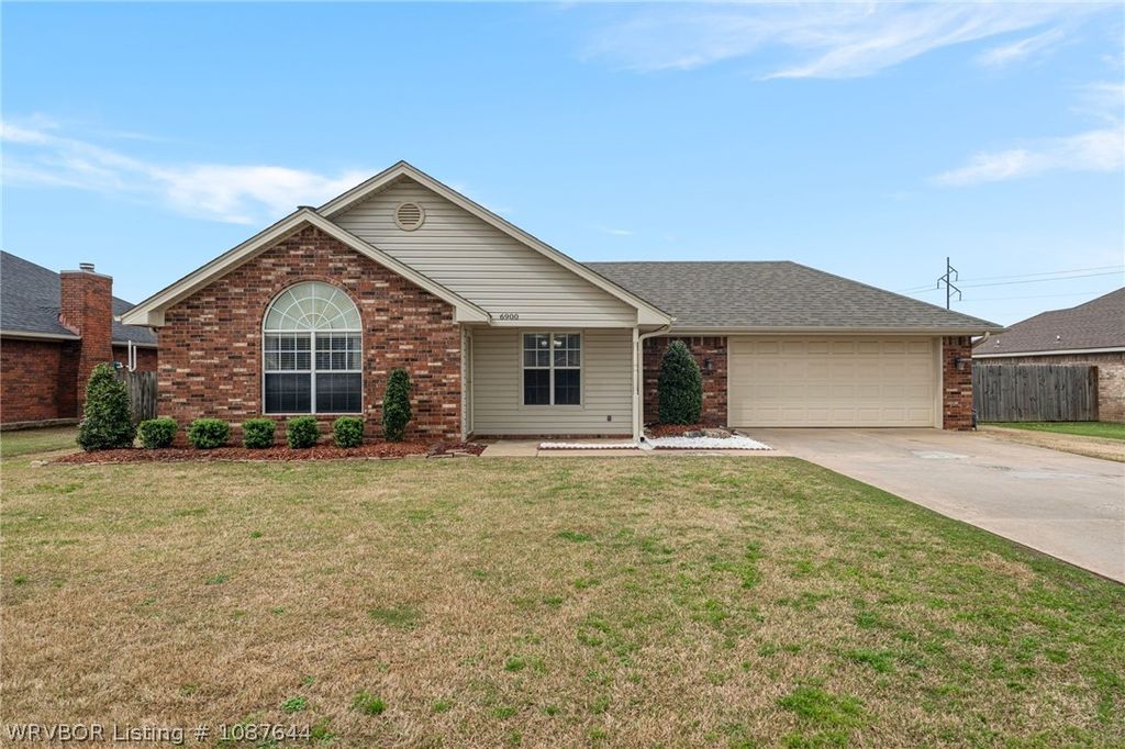 6900 Red Bud Drive, Fort Smith, AR 72916