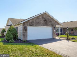 197 PARKWOOD DRIVE #320, Chambersburg, PA 17201