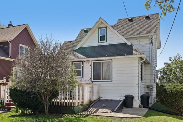 409 1st Street, Baraboo, WI 53913