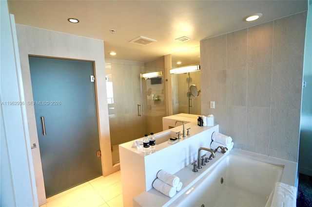 3101 Bayshore Dr 2202, Fort Lauderdale, FL 33304