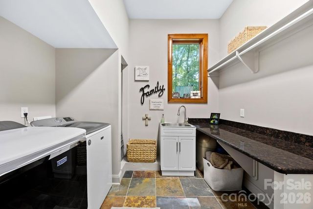 165 Woodstream Circle, Mooresville, NC 28117