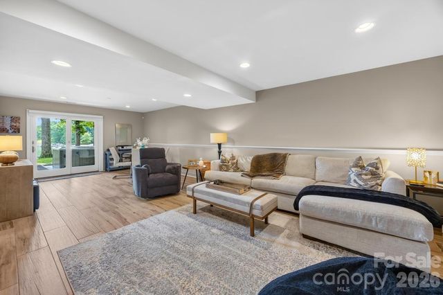 165 Woodstream Circle, Mooresville, NC 28117