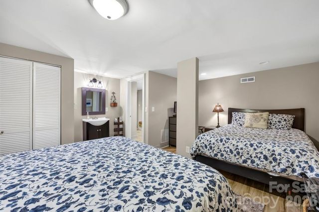 165 Woodstream Circle, Mooresville, NC 28117
