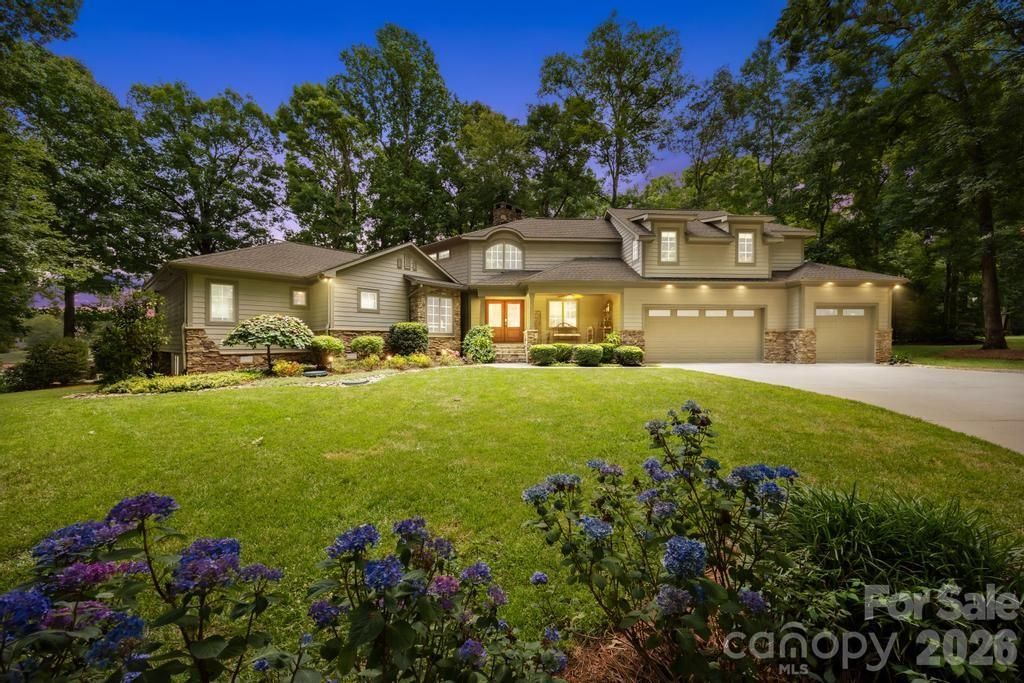 165 Woodstream Circle, Mooresville, NC 28117
